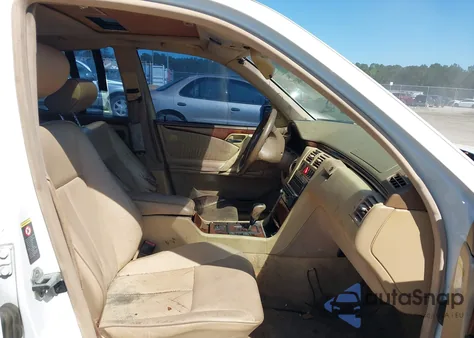 2001 Mercedes-Benz E 320 from USA, damaged, VIN WDBJF65JX1B359352